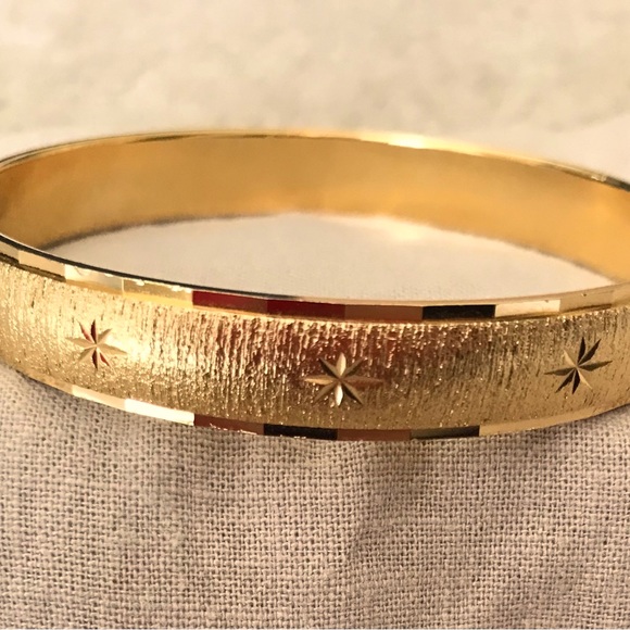 Vintage Monet Gold Tone Bangle Etched Gold Atomic Star Burst Design Mid Century